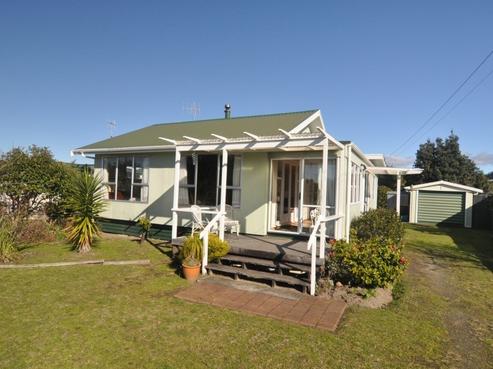 213 Ocean Road, Whangamata
