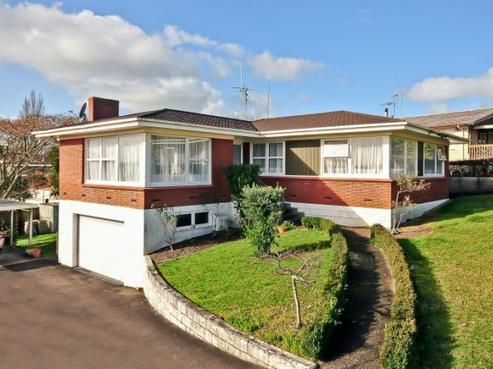 61 Macdonald Road, Glenview