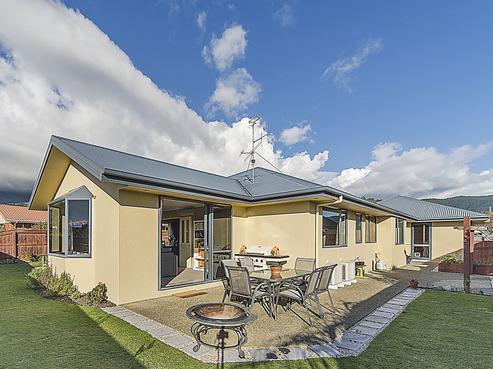 16 Kingsford Drive, Stoke