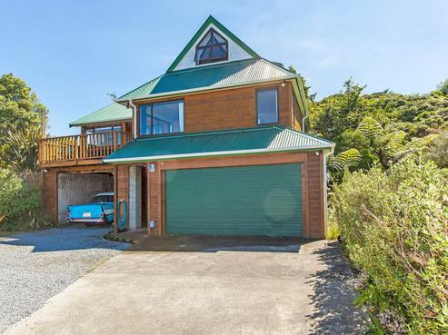 21 Castle Crescent, Stokes Valley