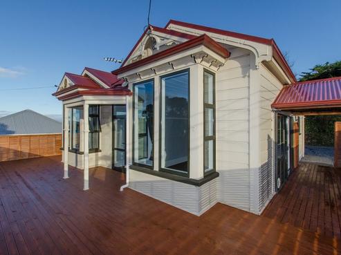 2 Glen Road, Mornington