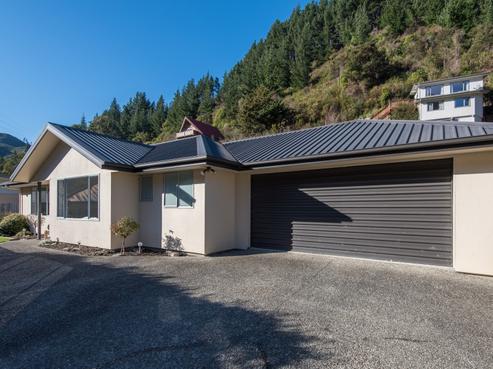 9 Sugar Loaf Place, The Brook