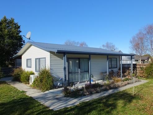 12 Essex Street, Weston