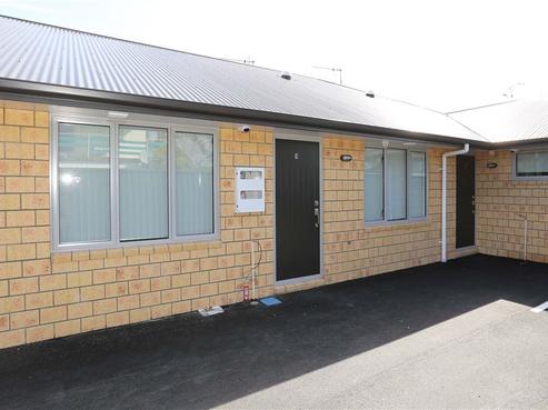 3/3 June Place, Hamilton East