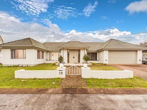 19 Windsong Court, Northpark