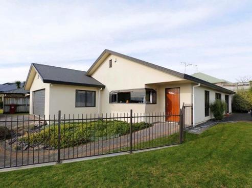 81 Brymer Road, Grandview Heights