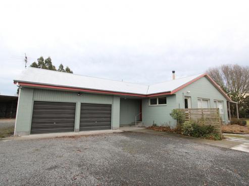 290 Beach Road East, Elgin