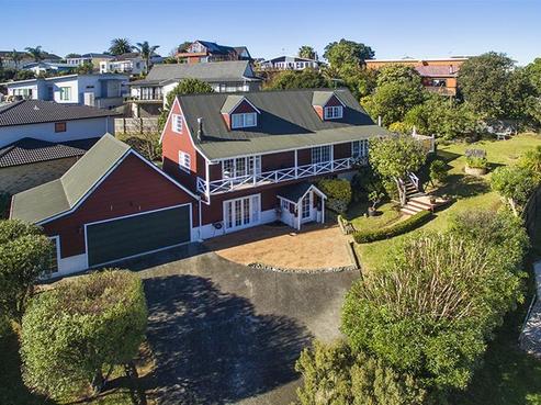 16 Gwenand Place, Botany Downs