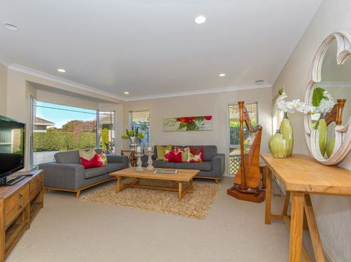 25 Oakridge Way, Northpark