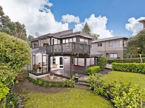 19 Beach Road, Castor Bay