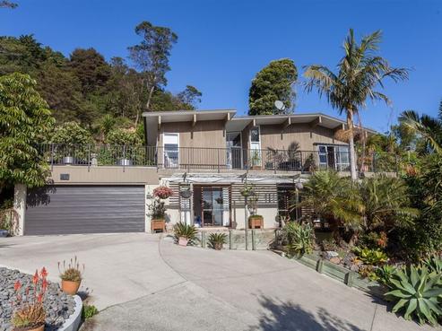 42 Patui Avenue, Thornton Bay