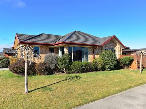 33 Te Pihopa Way, Aidanfield