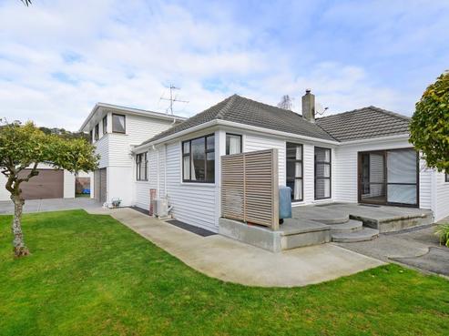 1 Heretaunga Square, Silverstream
