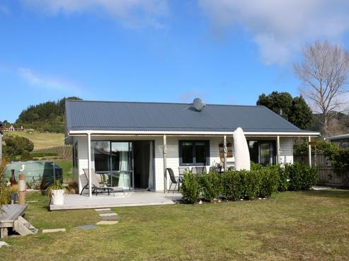 25 Hawk Hill Crescent, Cooks Beach