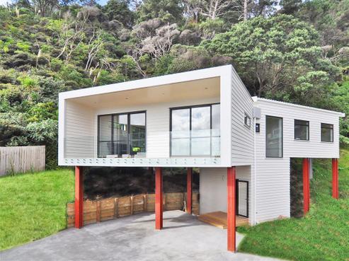 61 Domain Crescent, Muriwai