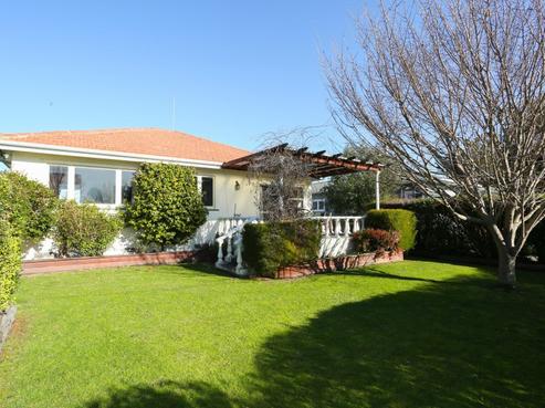 27 Te Aute Road, Havelock North