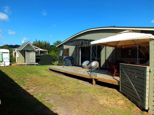 122 Kowhai Avenue, Matarangi