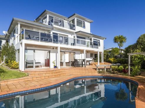 18 Beechwood Road, Rothesay Bay