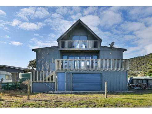 18 Ocean View Road, Port Waikato