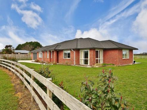 13 Shadbolt Drive, Leamington