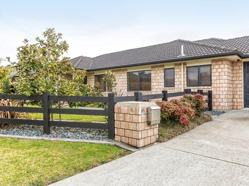 8 Four Oaks Place, Pukekohe