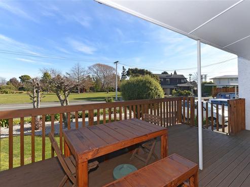 49 Neale Avenue, Stoke