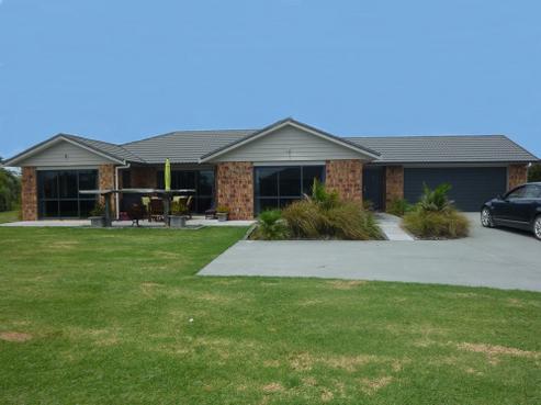 8 Des Terry Way, Waipu