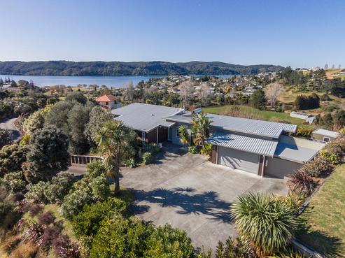 21 Governors Heights, Whangamata