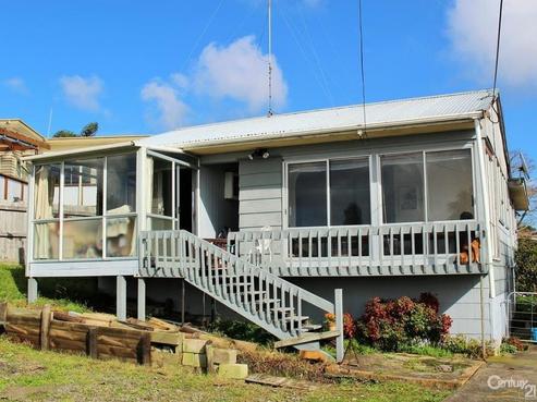 8 Francis Avenue, Stanmore Bay