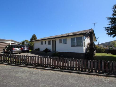90 Alison Street, Mangakakahi