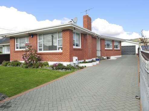 214 Taita Drive, Avalon