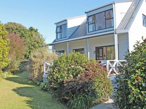 9 Norfolk Place, Tairua