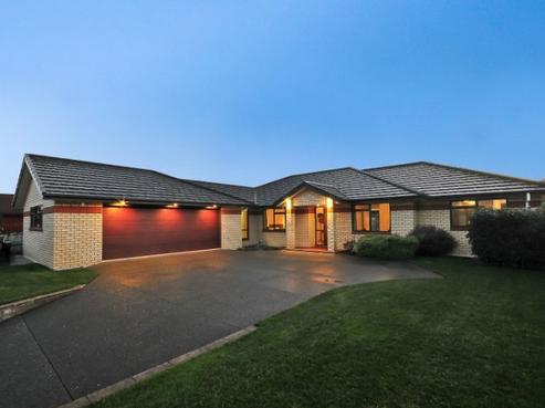 110 Huntington Drive, Huntington