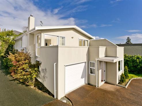 566 Beach Road, Rothesay Bay