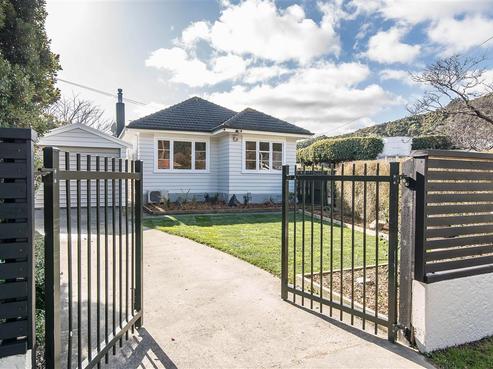 158 Whites Line East, Waiwhetu
