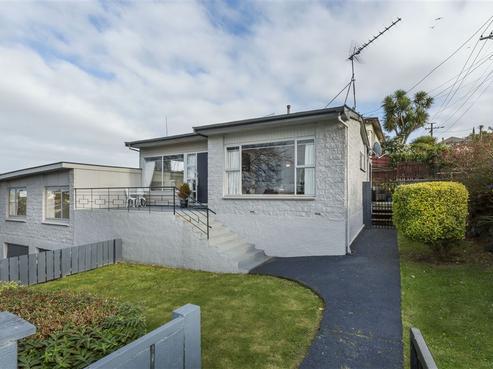 2 Whitby Street, Mornington