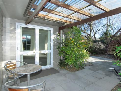 135A Geraldine Street, Edgeware