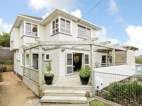 14 Strandon Place, Strandon