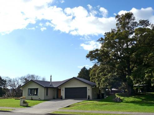 3 Genia Drive, Wakefield