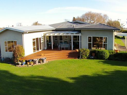541 Lyndhurst Road, Frimley