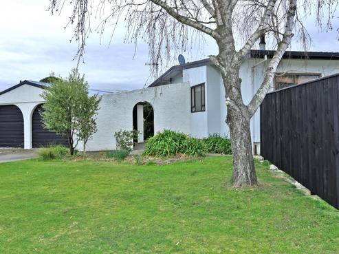 2 Sutton Avenue, Clive