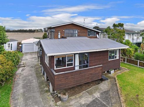 31 Crispe Road, Clarks Beach