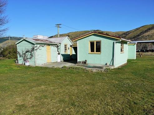 27 School Road, Millers Flat