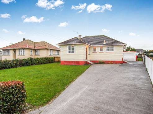 35 Firth Crescent, Otara