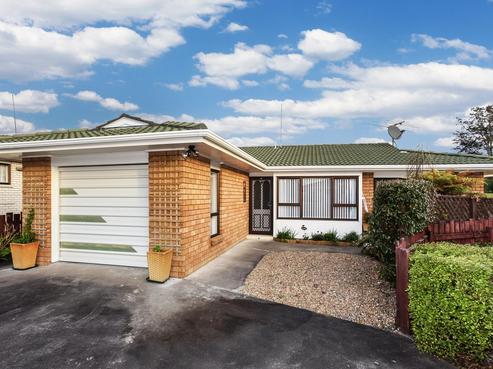 8C Civic Place, Waiuku