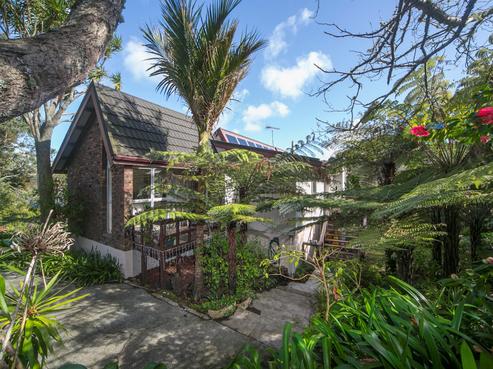 53 Rimutaka Place, Titirangi