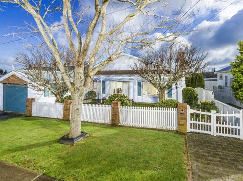 24 Egremont Street, Belmont