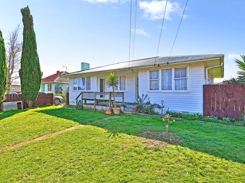 8 Sandra Avenue, Otara