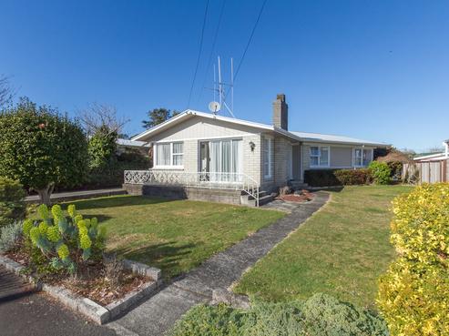 11 Forth Crescent, Glenview