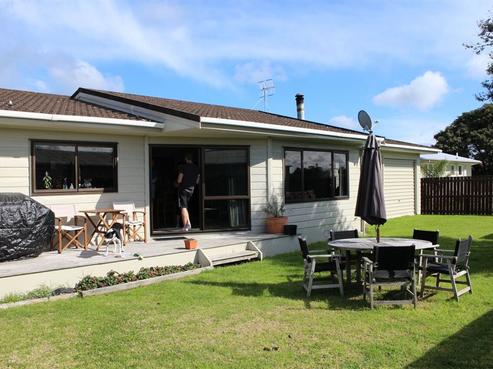 37B Pyle Road West, One Tree Point